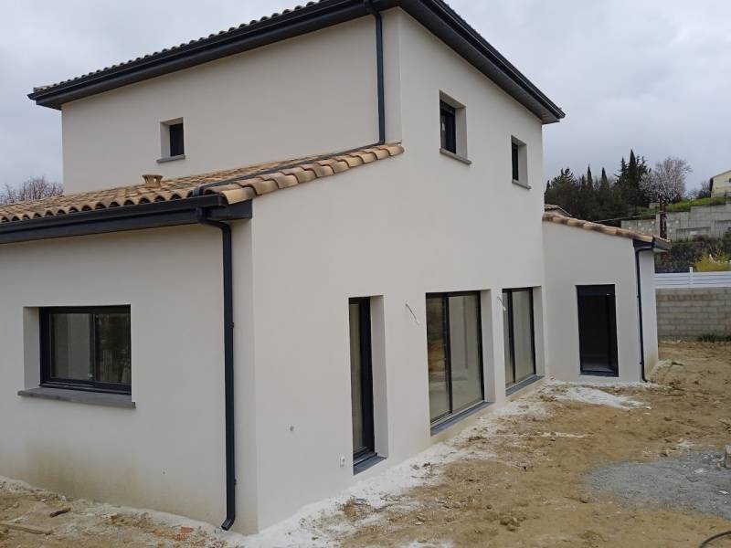 Construction maison contemporaine avec double garage, belle pièce à vivre, 5 chambres dont une suite parentale à Magalas proche Béziers