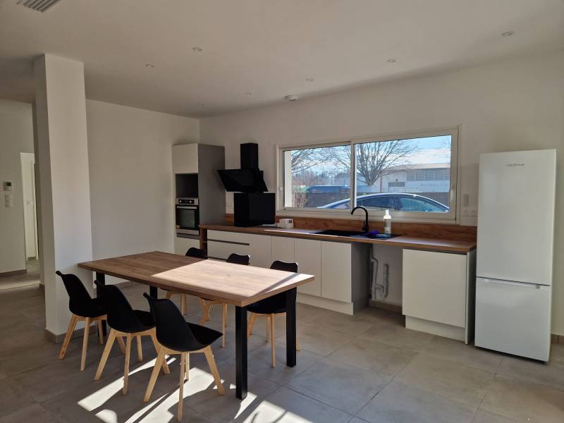 Construction d'une villa contemporaine avec 5 chambres, grande terrasse et belle pièce à vivre sur Béziers dans l'Hérault