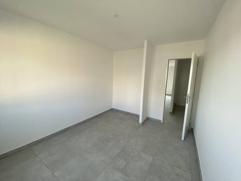 Construction d'une maison contemporaine plain-pied avec 3 chambres dont une suite parentale, grande pièce à vivre avec cellier et garage proche Pézenas, Axe A75 et Béziers