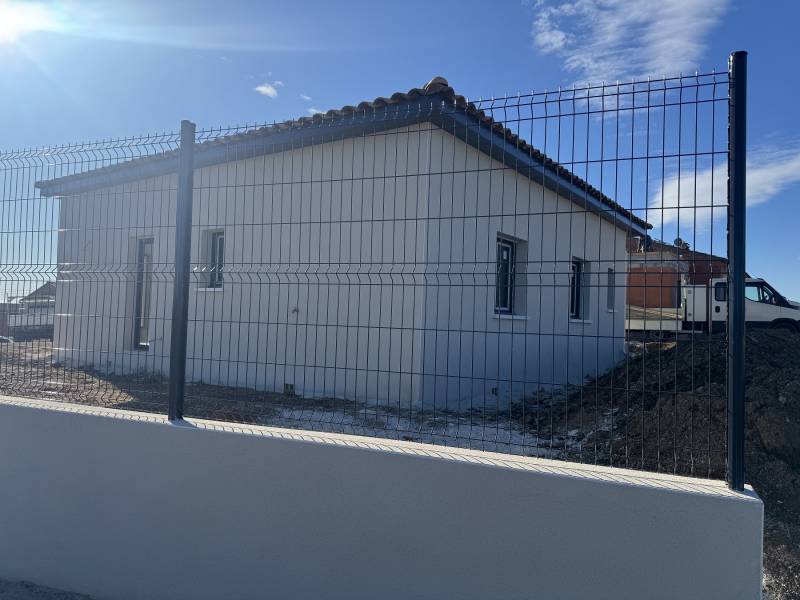 Construction d'un maison plain-pied contemporaine avec pièce à vivre lumineuse et 3 chambres dont une suite parentale à Thézan-lès-Béziers