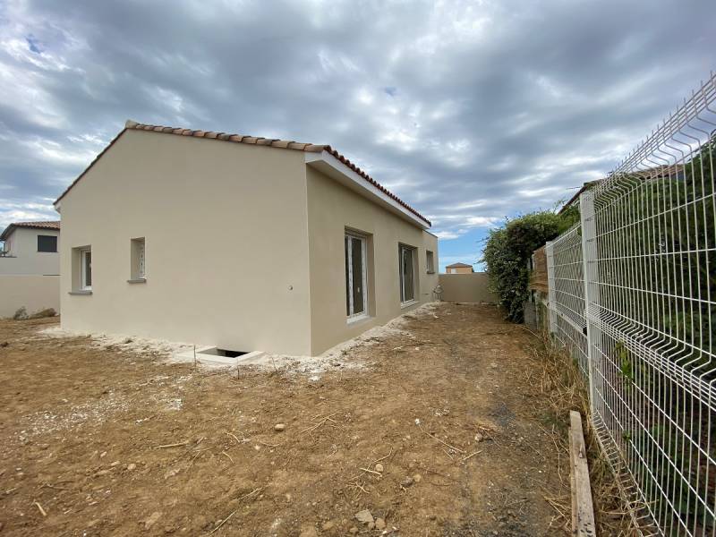 Construction d'une maison contemporaine plain-pied avec 3 chambres dont une suite parentale, grande pièce à vivre avec cellier et garage proche Pézenas, Axe A75 et Béziers
