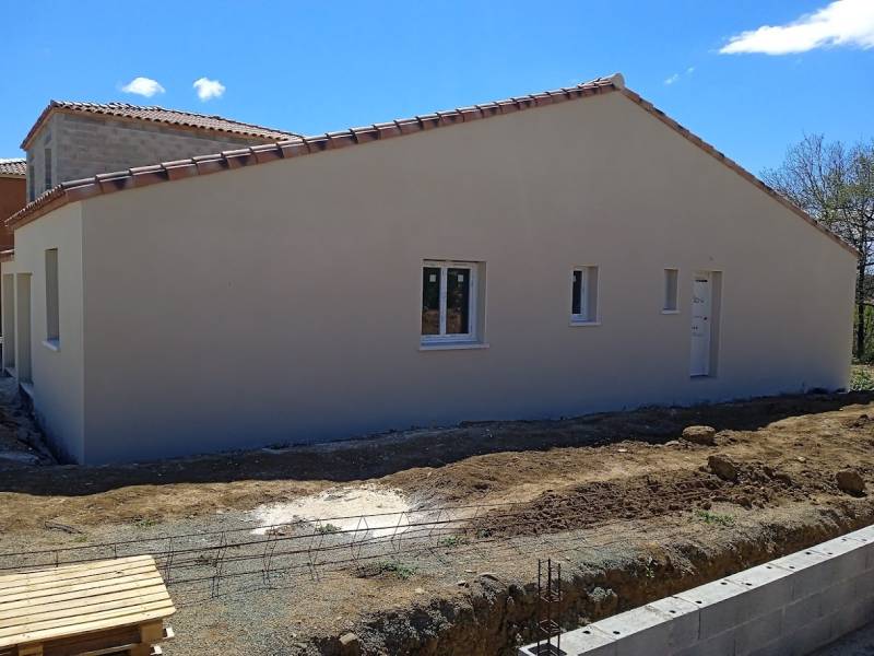 Construction d'une maison plain-pied 3 chambres avec double garage à Pouzolles proche Béziers et Pézenas