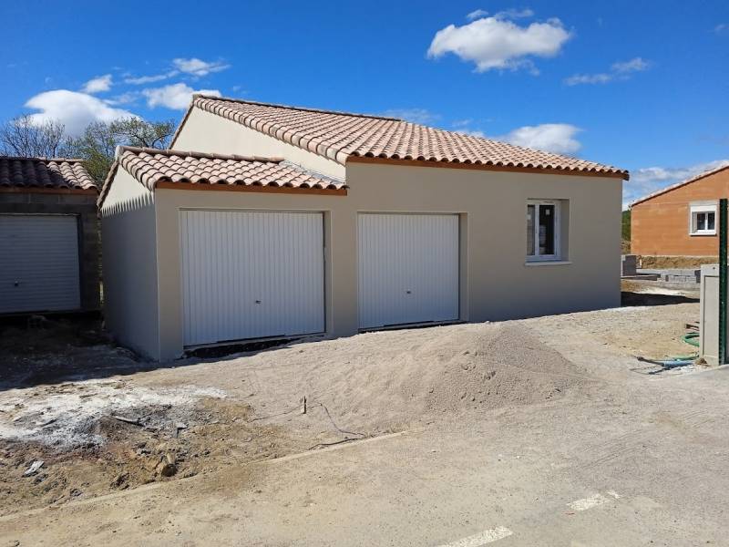 Maison plain-pied 3 chambres avec double garage à POUZOLLES proche Béziers et Pézenas