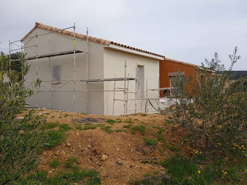 Villa contemporaine avec décalés de toiture à SAINT JEAN-DE-FOS proche Clermont l'Hérault, A75 et Lodève
