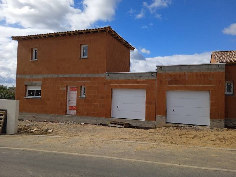 Maison à étage en cours de construction 3 chambres dont une suite parentale au rez-de-chaussée à VALROS proche Pézenas, A75 et Béziers