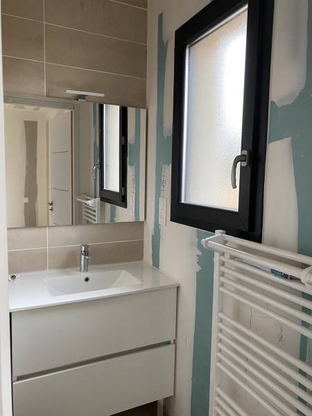 Construction d'une maison plain-pied contemporaine avec une suite parentale, 2 chambres et grande pièce à vivre à SAINT JEAN-DE-FOS proche Montpellier et axe A75