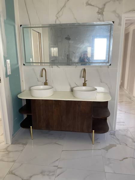 Construction d'une villa contemporaine à étage avec double garage, grande pièce à vivre, 5 chambres dont une suite parentale au rez-de-chaussée à MAGALAS proche Béziers