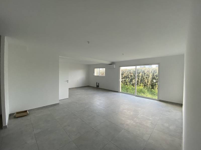 Construction d'une maison contemporaine plain-pied avec 3 chambres dont une suite parentale, grande pièce à vivre avec cellier et garage proche Pézenas, Axe A75 et Béziers