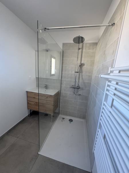 Construction d'une Maison neuve contemporaine prête à vivre, 3 chambres dont une suite parentale au RDC,  à 5 minutes de Pézenas, Béziers et A75