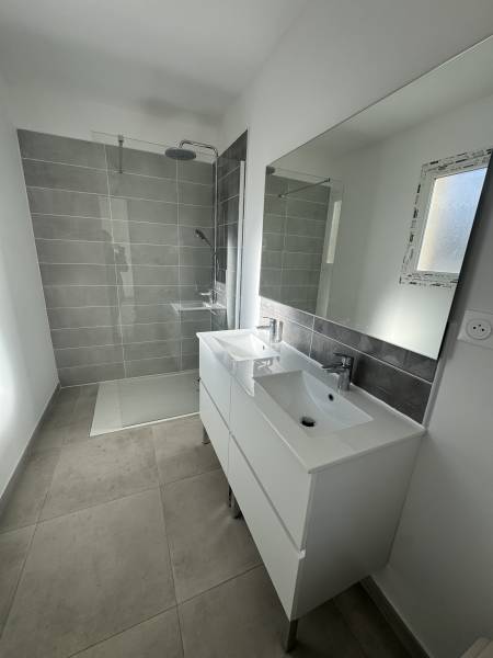Construction d'une Maison neuve contemporaine prête à vivre, 3 chambres dont une suite parentale au RDC,  à 5 minutes de Pézenas, Béziers et A75