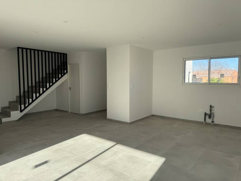 Construction d'une Maison neuve contemporaine prête à vivre, 3 chambres dont une suite parentale au RDC,  à 5 minutes de Pézenas, Béziers et A75