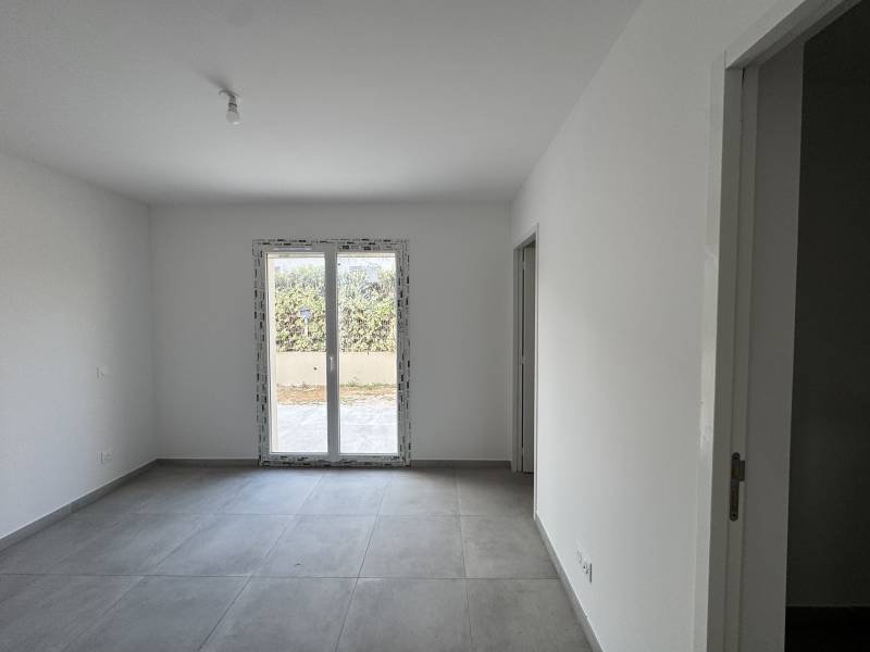 Construction d'une Maison neuve contemporaine prête à vivre, 3 chambres dont une suite parentale au RDC,  à 5 minutes de Pézenas, Béziers et A75