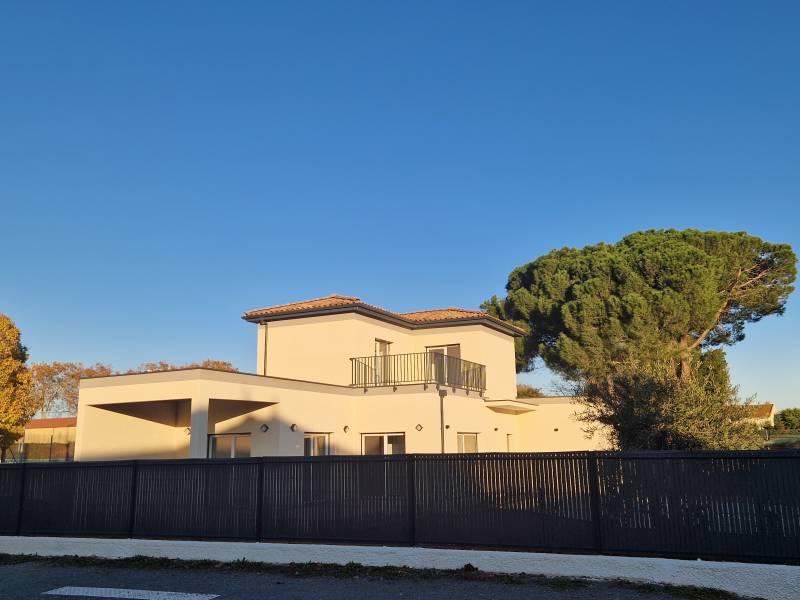 Maison prête à vivre contemporaine à Béziers, proche de la Mer Méditerranée