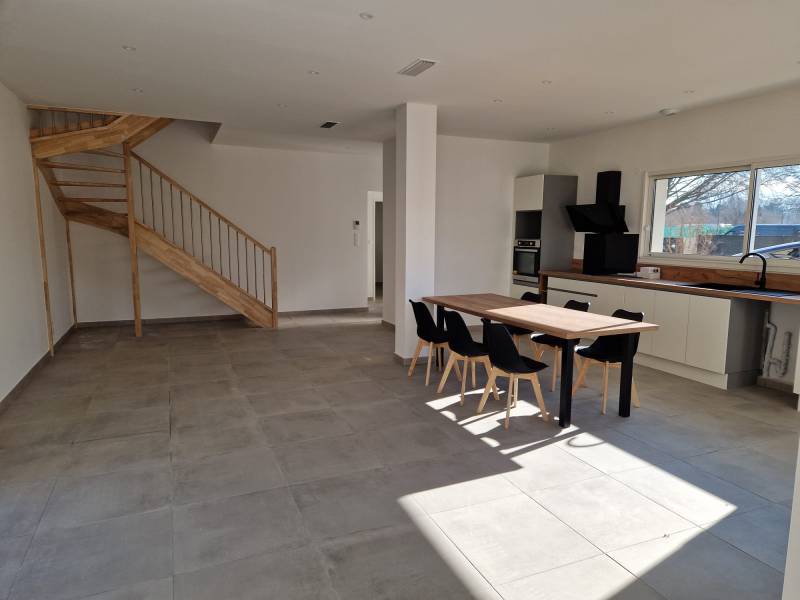 Construction d'une villa contemporaine avec 5 chambres, grande terrasse et belle pièce à vivre sur Béziers dans l'Hérault