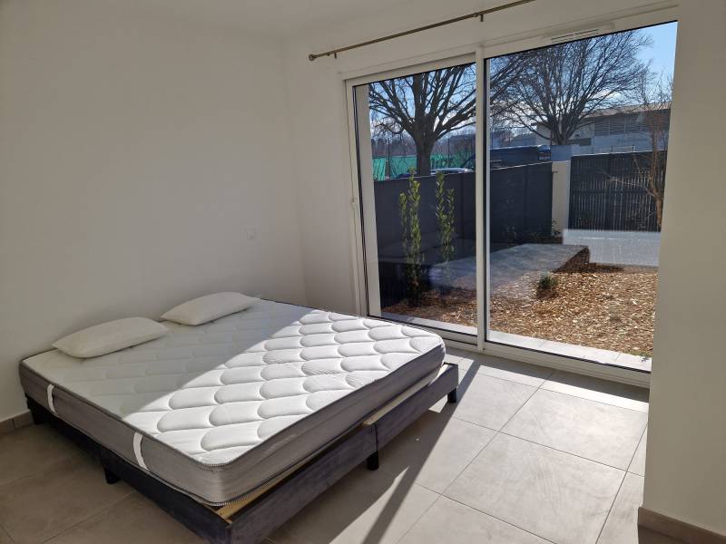 Construction d'une villa contemporaine avec 5 chambres, grande terrasse et belle pièce à vivre sur Béziers dans l'Hérault