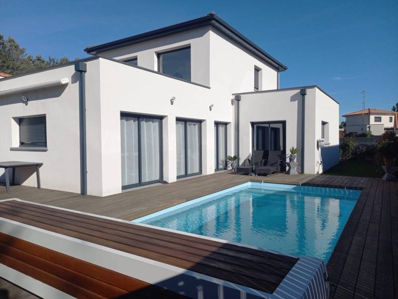 Constructeur de maison contemporaine à étage à Pézenas proche Béziers et A75