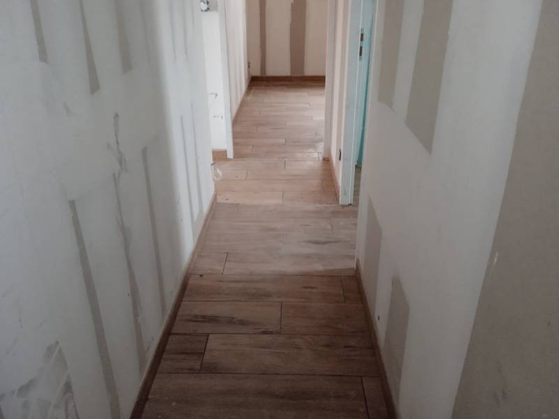 Construction d'une villa contemporaine à étage à toiture terrasse avec garage et grande terrasse à Sérignan proche mer et Béziers